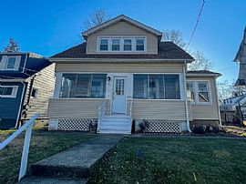 424 Robins St, Roselle, Nj 07203 . House For Rent in Roselle, NJ