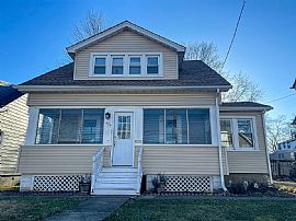 424 Robins St, Roselle, Nj 07203 . House For Rent in Roselle, NJ (Photo 2 of 10)