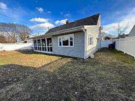 11 Target Ln, Levittown, Ny 11756 . Nice House in Levittown, NY (Photo 3 of 12)