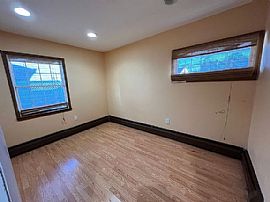 11 Target Ln, Levittown, Ny 11756 . Nice House in Levittown, NY (Photo 9 of 12)