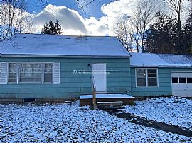 4958 Skyline Dr, Syracuse, Ny 13215 . Lovely House in Syracuse, NY