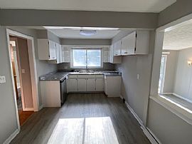 4958 Skyline Dr, Syracuse, Ny 13215 . Lovely House in Syracuse, NY (Photo 5 of 12)