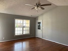 140 Chapel Hill Dr, Raeford, Nc 28376 House For Rent in Raeford, NC (Photo 3 of 10)