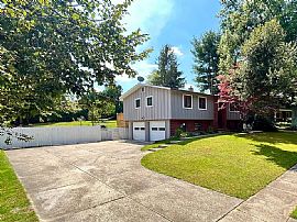 1256 Romayne Dr, Akron, Oh 44313  Comfortable House For Rent in Akron, OH