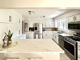 1256 Romayne Dr, Akron, Oh 44313  Comfortable House For Rent in Akron, OH (Photo 6 of 11)