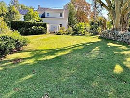 495 Congdon Hill Rd, Saunderstown, Ri 02874 in Saunderstown, RI (Photo 2 of 9)