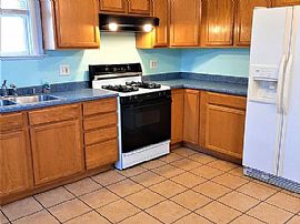 125 Smith St, Cranston, Ri 02905 in Cranston, RI (Photo 3 of 10)