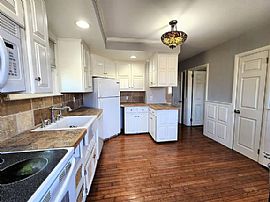 18 Colonial Ave, Tiverton, Ri 02878 in Tiverton, RI (Photo 5 of 11)