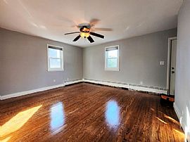 18 Colonial Ave, Tiverton, Ri 02878 in Tiverton, RI (Photo 8 of 11)