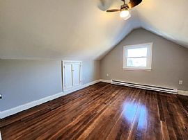 18 Colonial Ave, Tiverton, Ri 02878 in Tiverton, RI (Photo 9 of 11)