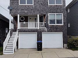 14 Dean Ave, Newport, Ri 02840 in Newport, RI