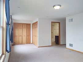 14 Dean Ave, Newport, Ri 02840 in Newport, RI (Photo 6 of 9)