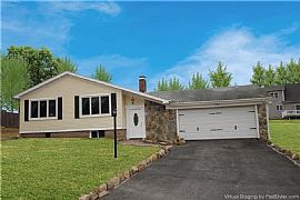 4 Sherwood Ln, Smithfield, Ri 02828 in Smithfield, RI