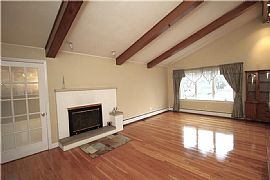 4 Sherwood Ln, Smithfield, Ri 02828 in Smithfield, RI (Photo 3 of 10)