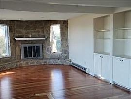 1705 Wampanoag Trl, Barrington, Ri 02806 in Barrington, RI (Photo 4 of 11)