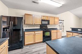 323 Edenton Rd, Goose Creek, Sc 29445  Lovely House For Rent in Goose Creek, SC (Photo 7 of 11)