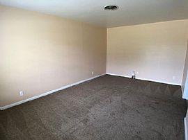 5043 Hershey Dr, San Antonio, Tx 78220  Beautiful Home For Rent in San Antonio, TX (Photo 10 of 11)