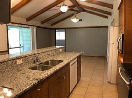 5043 Hershey Dr, San Antonio, Tx 78220  Beautiful Home For Rent in San Antonio, TX (Photo 5 of 11)