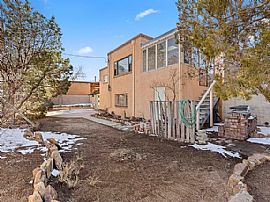 820 Summit Dr Ne, Albuquerque, Nm 87106   Comfortable House in Albuquerque, NM (Photo 3 of 11)