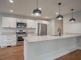 364 E Macarthur St, Sun Prairie, Wi 53590  Comfortable House in Sun Prairie, WI (Photo 2 of 2)