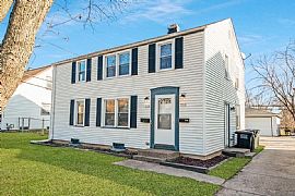 3710 S 46th St Unit 3712, Greenfield, Wi 53220   Unique House in Greenfield, WI