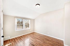 3710 S 46th St Unit 3712, Greenfield, Wi 53220   Unique House in Greenfield, WI (Photo 10 of 10)