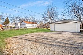 3710 S 46th St Unit 3712, Greenfield, Wi 53220   Unique House in Greenfield, WI (Photo 3 of 10)