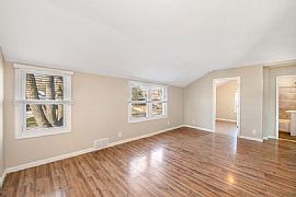 3710 S 46th St Unit 3712, Greenfield, Wi 53220   Unique House in Greenfield, WI (Photo 5 of 10)