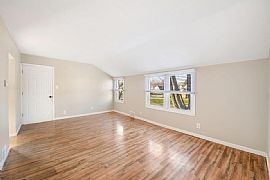 3710 S 46th St Unit 3712, Greenfield, Wi 53220   Unique House in Greenfield, WI (Photo 6 of 10)