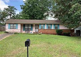 733 Glen Ridge Dr, Fairfield, Al 35064  Lovely House in Fairfield, AL