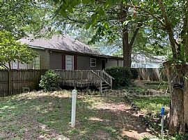 165 Vann Cir, Trussville, Al 35173 in Trussville, AL (Photo 2 of 6)