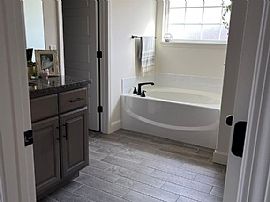 496 Hall Pl, Pea Ridge, Ar 72751  Home For Rent in Pea Ridge, AR (Photo 5 of 6)