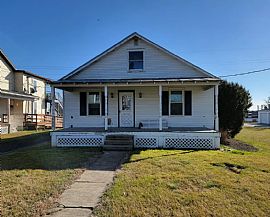 $800/m Deposit $8000 #2bed #2baths For Rent 988 W Main St in New Holland, PA