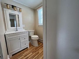 16 Eastview Dr, Vernon, Ct 06066 in Vernon, CT (Photo 7 of 9)