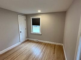 355 Oakland St, Manchester, Ct 06042 in Manchester, CT (Photo 10 of 11)