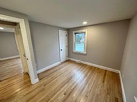 355 Oakland St, Manchester, Ct 06042 in Manchester, CT (Photo 6 of 11)