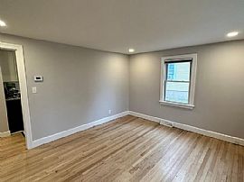 355 Oakland St, Manchester, Ct 06042 in Manchester, CT (Photo 7 of 11)