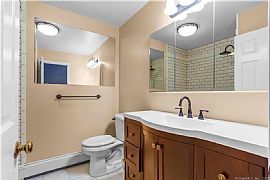 25 Pequot Ave, Fairfield, Ct 06890 in Fairfield, CT (Photo 11 of 12)