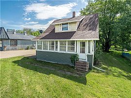 610 10th Ave, Baldwin, Wi 54002 in Baldwin, WI (Photo 2 of 12)