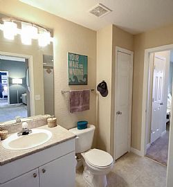 Apartment For Rent  in Naples, FL