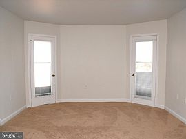 19 Village Dr, Smyrna, De 19977  Awesome House in Smyrna, DE (Photo 3 of 10)