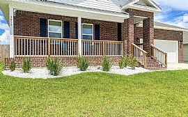 5554 Guinevere Ln, Milton, Fl 32583 in Milton, FL