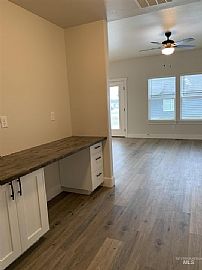 450 Southwood Ave W, Twin Falls, Id 83301  House For Rent in Twin Falls, ID (Photo 4 of 9)