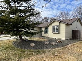 8296 W Pamela St, Garden City, Id 83714  in Garden City, ID (Photo 2 of 10)