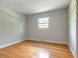 1031 Shari Ln, Libertyville, Il 60048  Home Sweet Home  in Libertyville, IL (Photo 6 of 7)