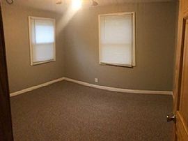 806 S Van Buren St, Iowa City, Ia 52240 Home Sweet Home in Iowa City, IA (Photo 4 of 6)