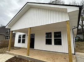 Well Furnished 2 Bedroom and 2 Bathroom  1,500 Sqft  in New Orleans, LA (Photo 2 of 11)