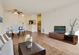 Well Furnished 2 Bedroom and 2 Bathroom  1,500 Sqft  in New Orleans, LA (Photo 9 of 11)