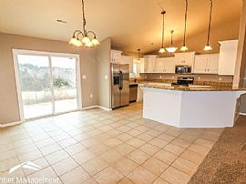 1005 Conley Cir, Manhattan, Ks 66502  House For Rent in Manhattan, KS (Photo 5 of 9)