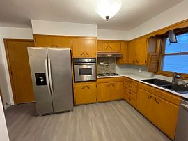 921 Manor Rd, Salina, Ks 67401   Available For Rent  in Salina, KS (Photo 6 of 10)